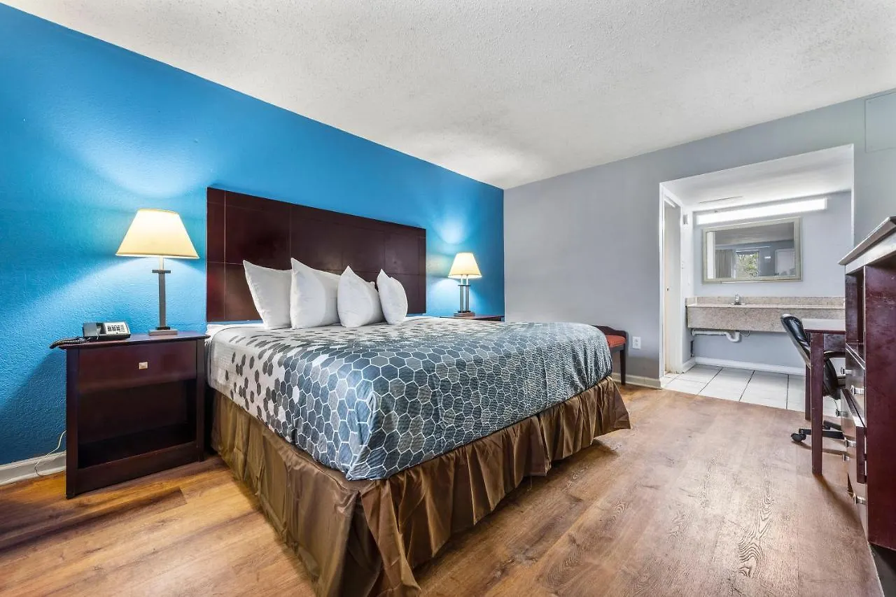 Econo Lodge Inn & Suites I-64 & Us 13 Virginia Beach Hotel