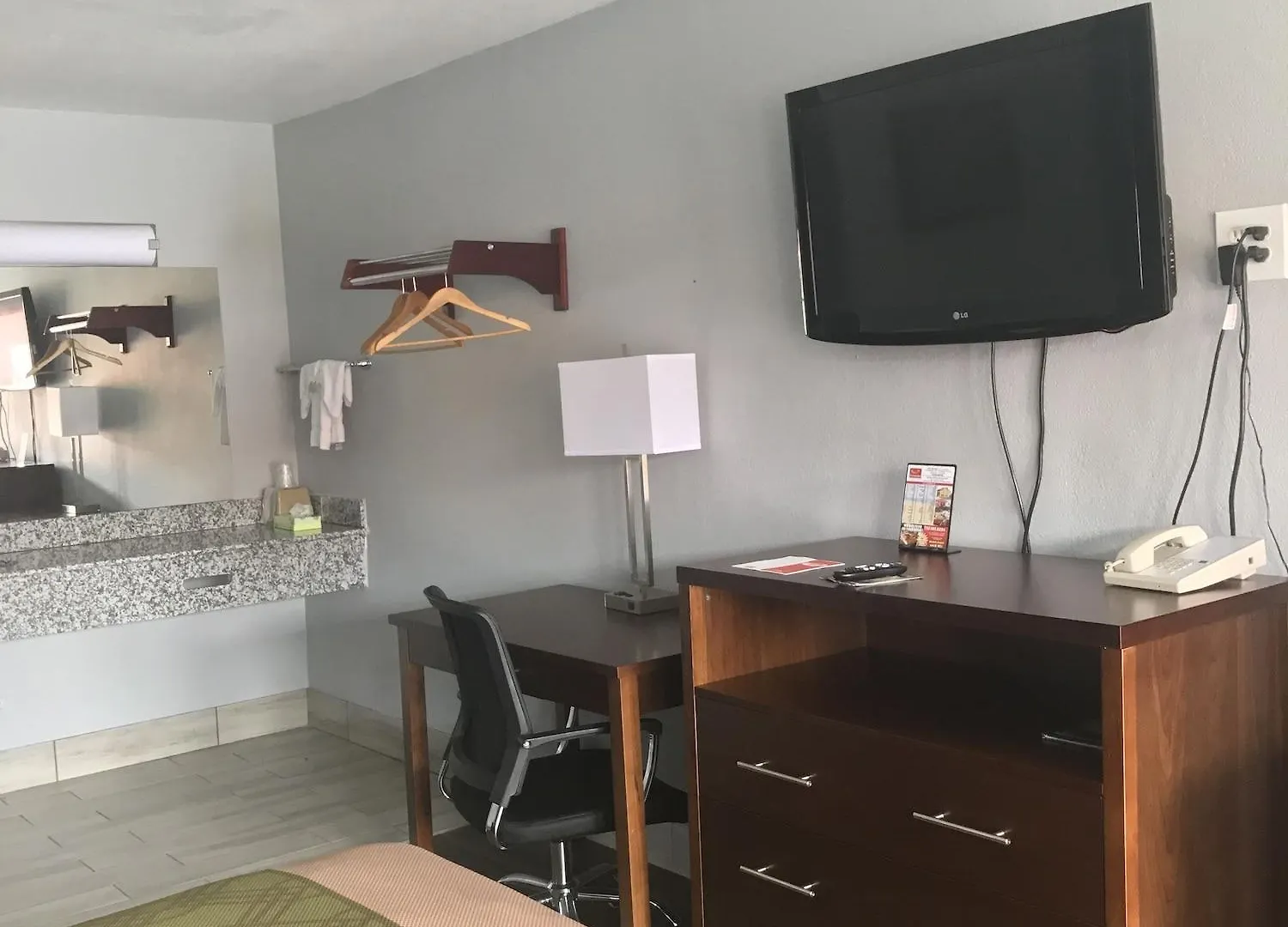 ** Hotel Econo Lodge Inn & Suites I-64 & Us 13 Virginia Beach United States