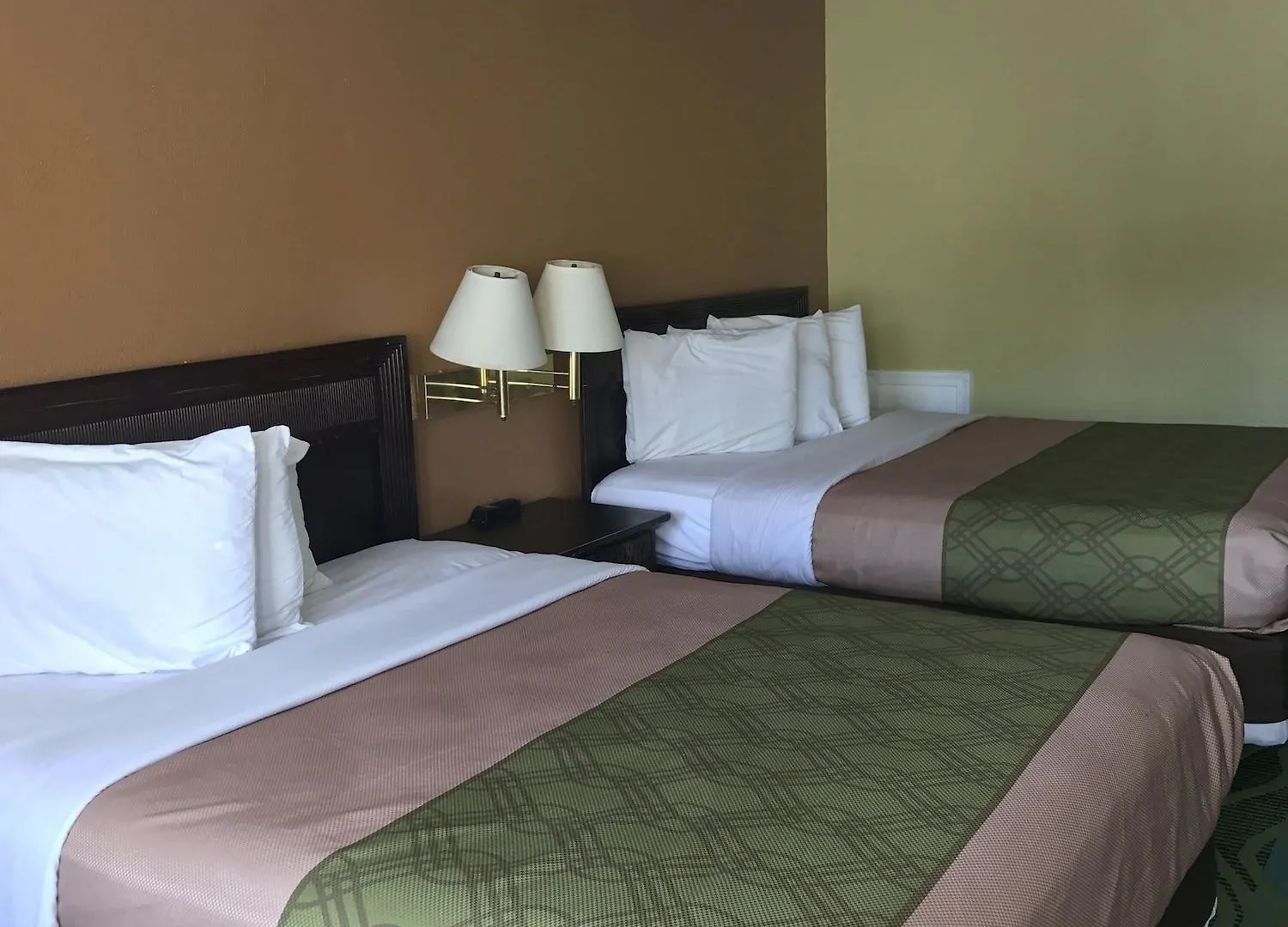 Econo Lodge Inn & Suites I-64 & Us 13 Virginia Beach 2*,