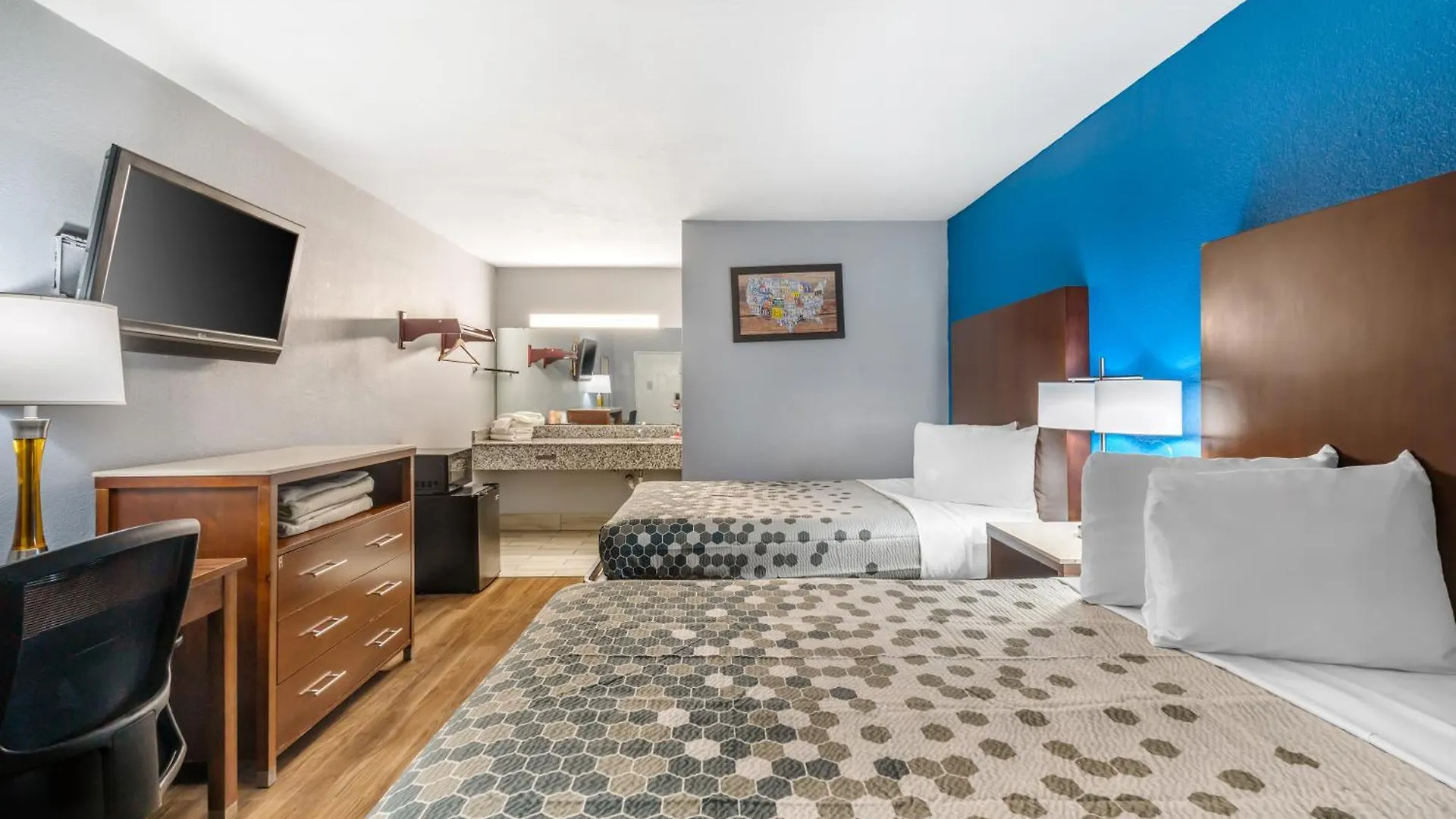 Econo Lodge Inn & Suites I-64 & Us 13 Virginia Beach Hotel