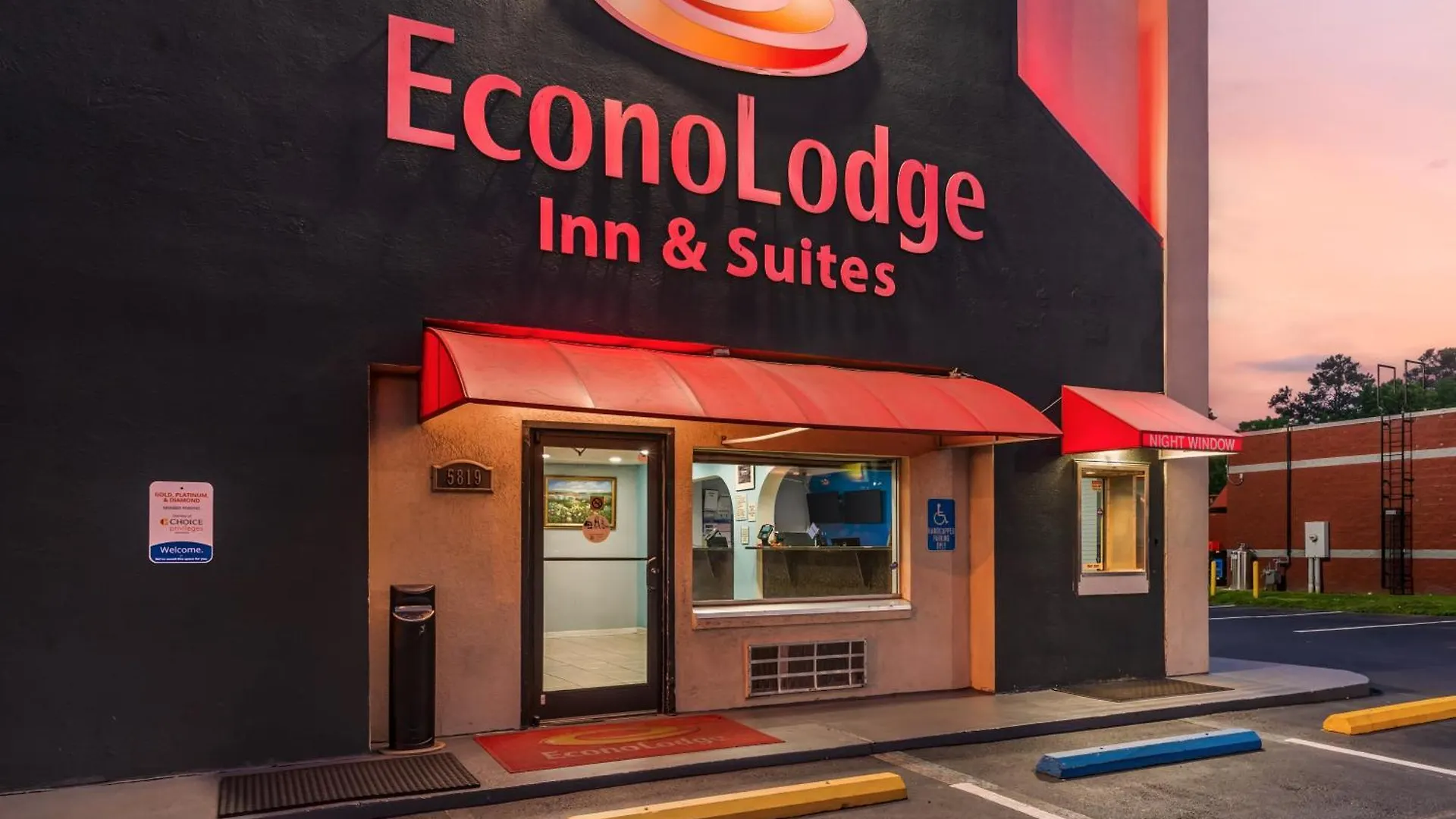 ** Hotel Econo Lodge Inn & Suites I-64 & Us 13 Virginia Beach United States