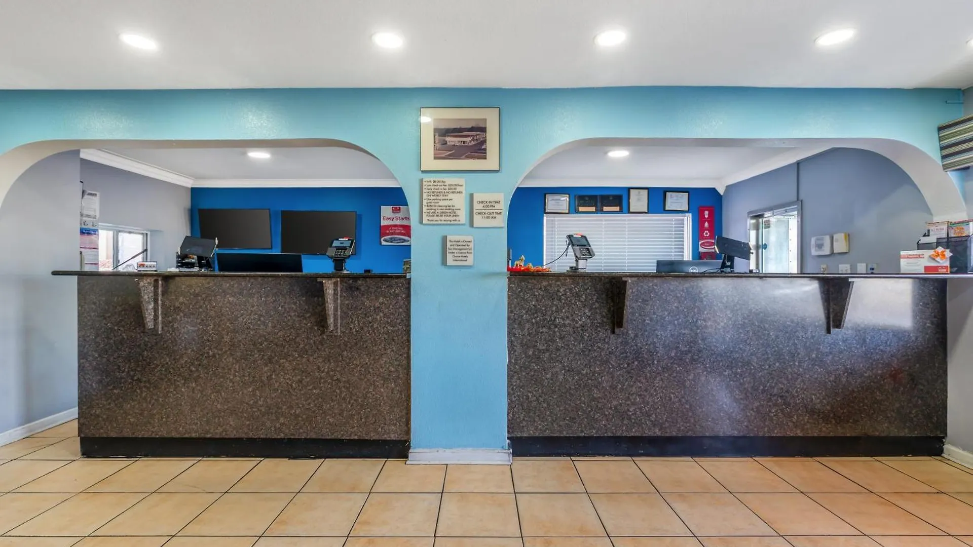 Econo Lodge Inn & Suites I-64 & Us 13 Virginia Beach 2*,