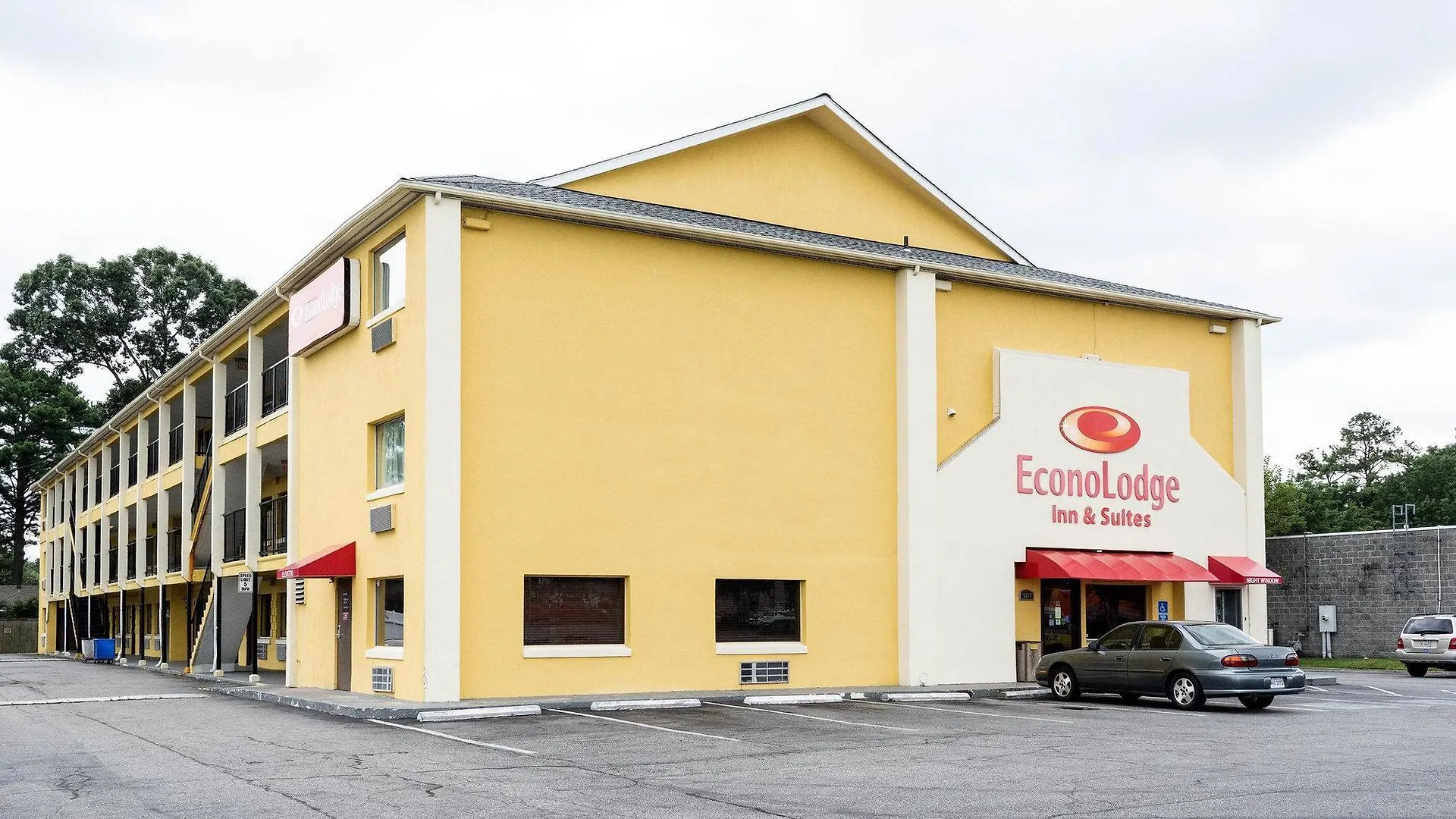 Econo Lodge Inn & Suites I-64 & Us 13 Virginia Beach 2*,
