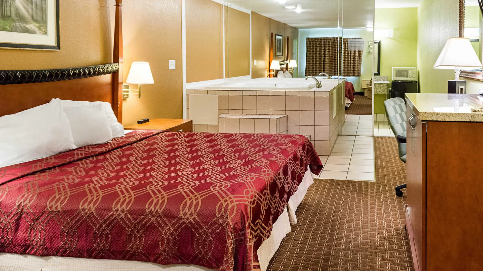 Hotel Econo Lodge Inn & Suites I-64 & Us 13 Virginia Beach