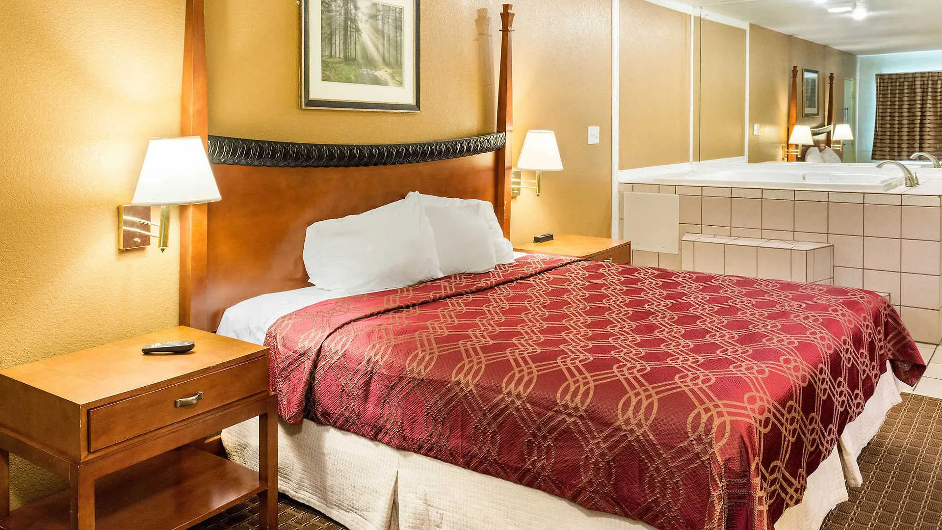 Econo Lodge Inn & Suites I-64 & Us 13 Virginia Beach