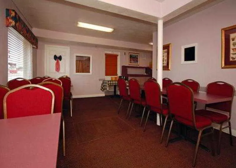 Econo Lodge Inn & Suites I-64 & Us 13 Virginia Beach